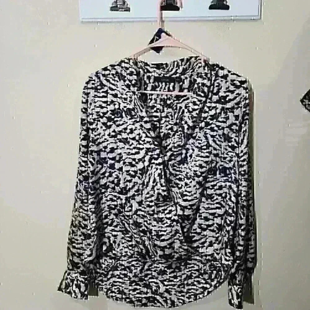 266. Apt 9. long sleeve crossover high loe purple patterned animal print blouse - Picture 2 of 5